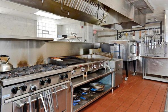 Restaurant & Sports Bar: 5800 Gravois Ave, Saint Louis, MO 63116